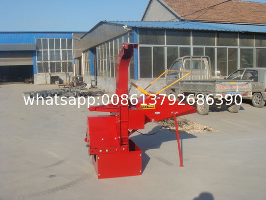 W model wood chipper with PTO shaft