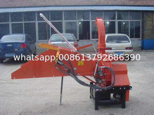 W model wood chipper with PTO shaft