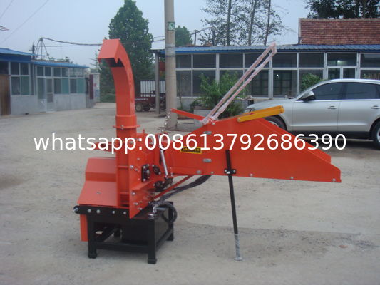 W model wood chipper with PTO shaft